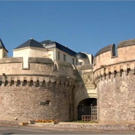 Les Douves Apartment *